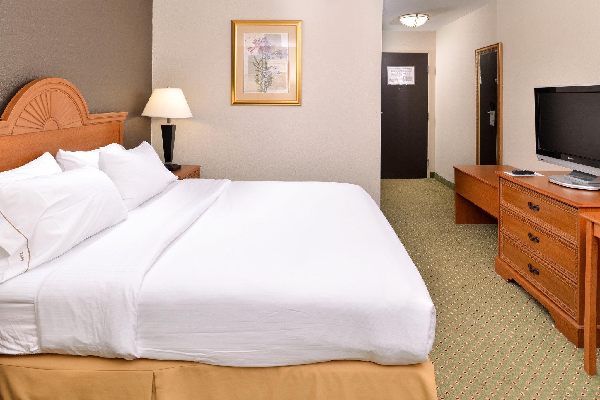 Holiday Inn Express Hotel & Suites Madison By Ihg Exterior foto