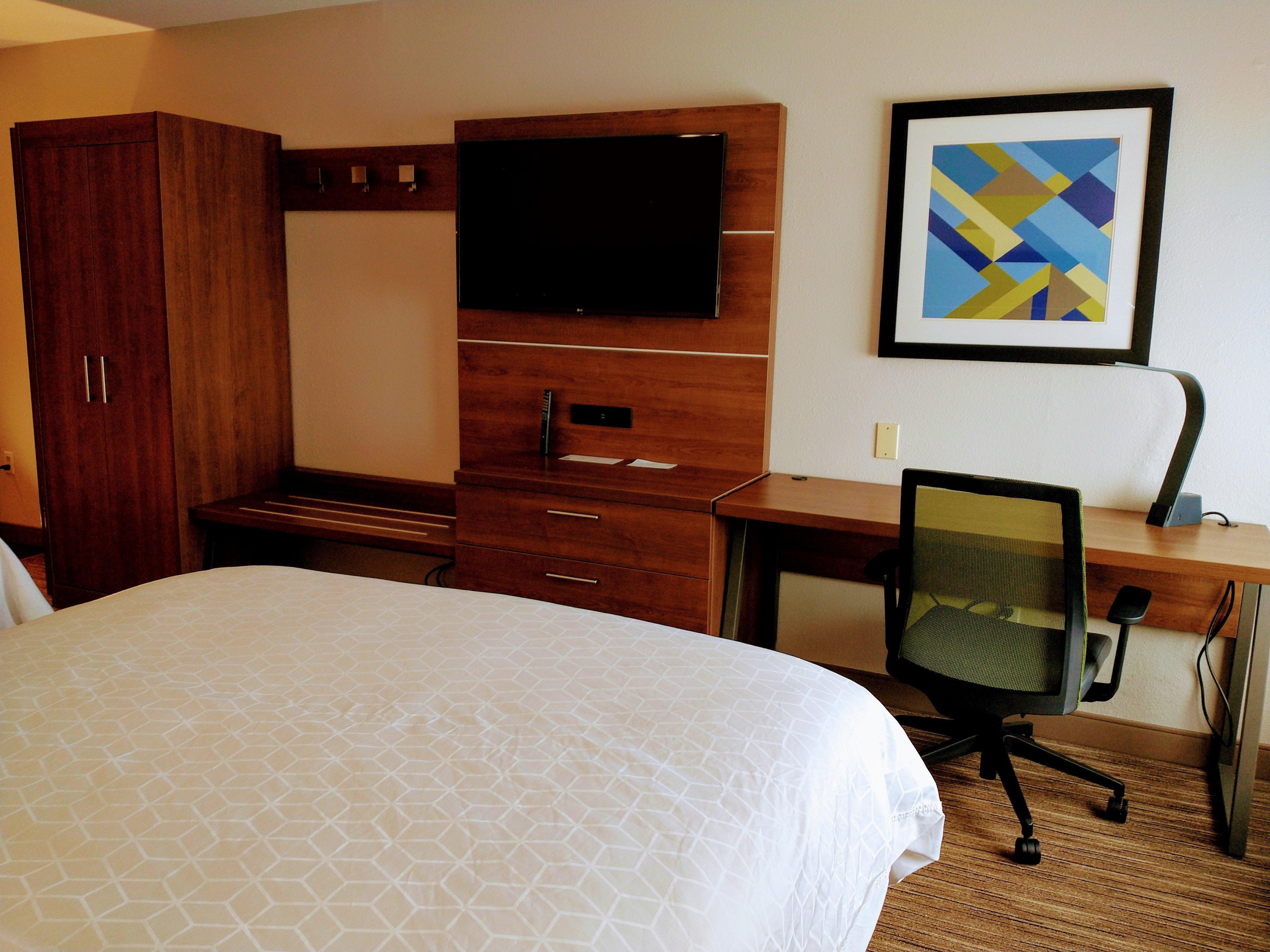 Holiday Inn Express Hotel & Suites Madison By Ihg Exterior foto