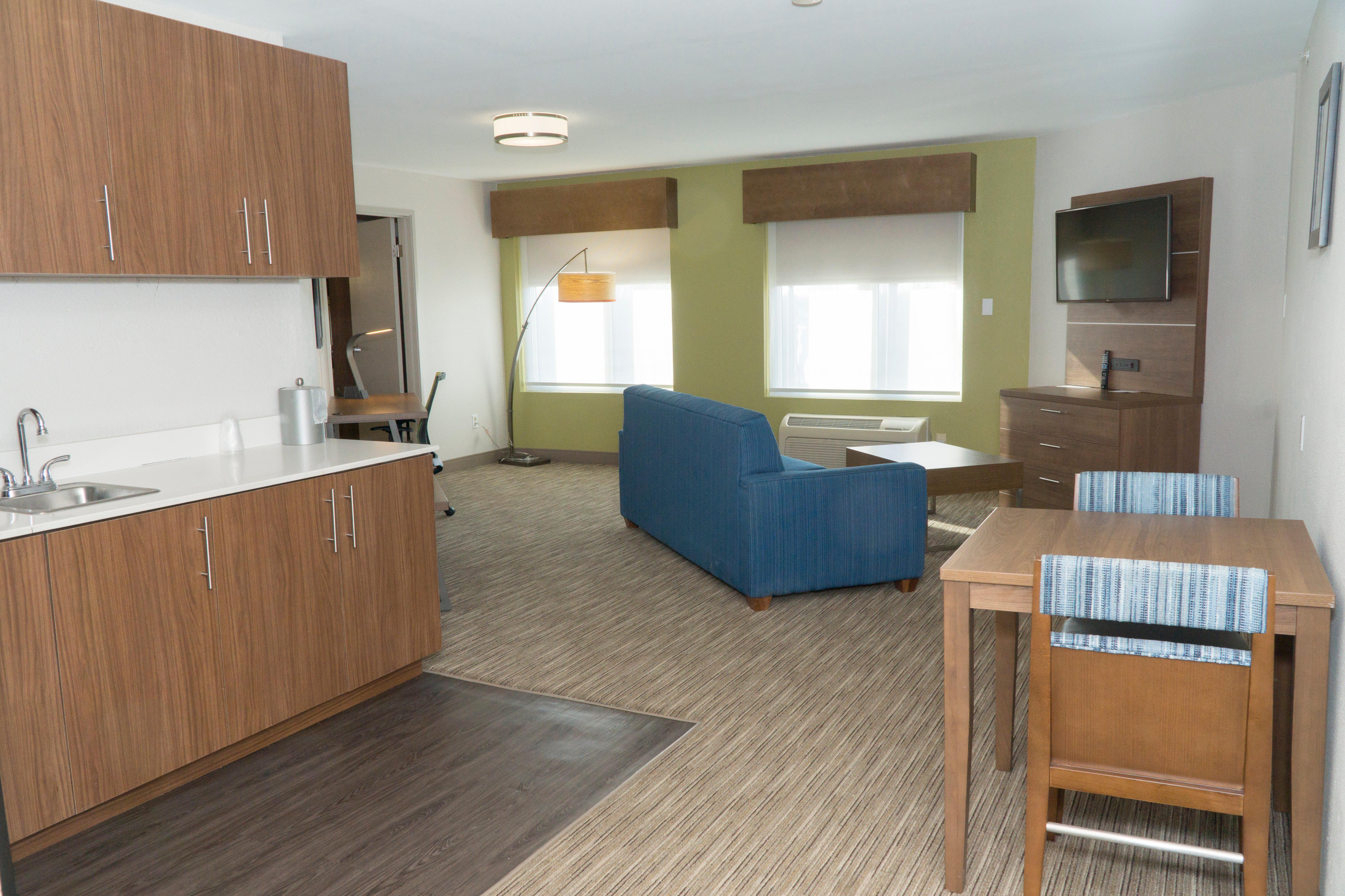 Holiday Inn Express Hotel & Suites Madison By Ihg Exterior foto