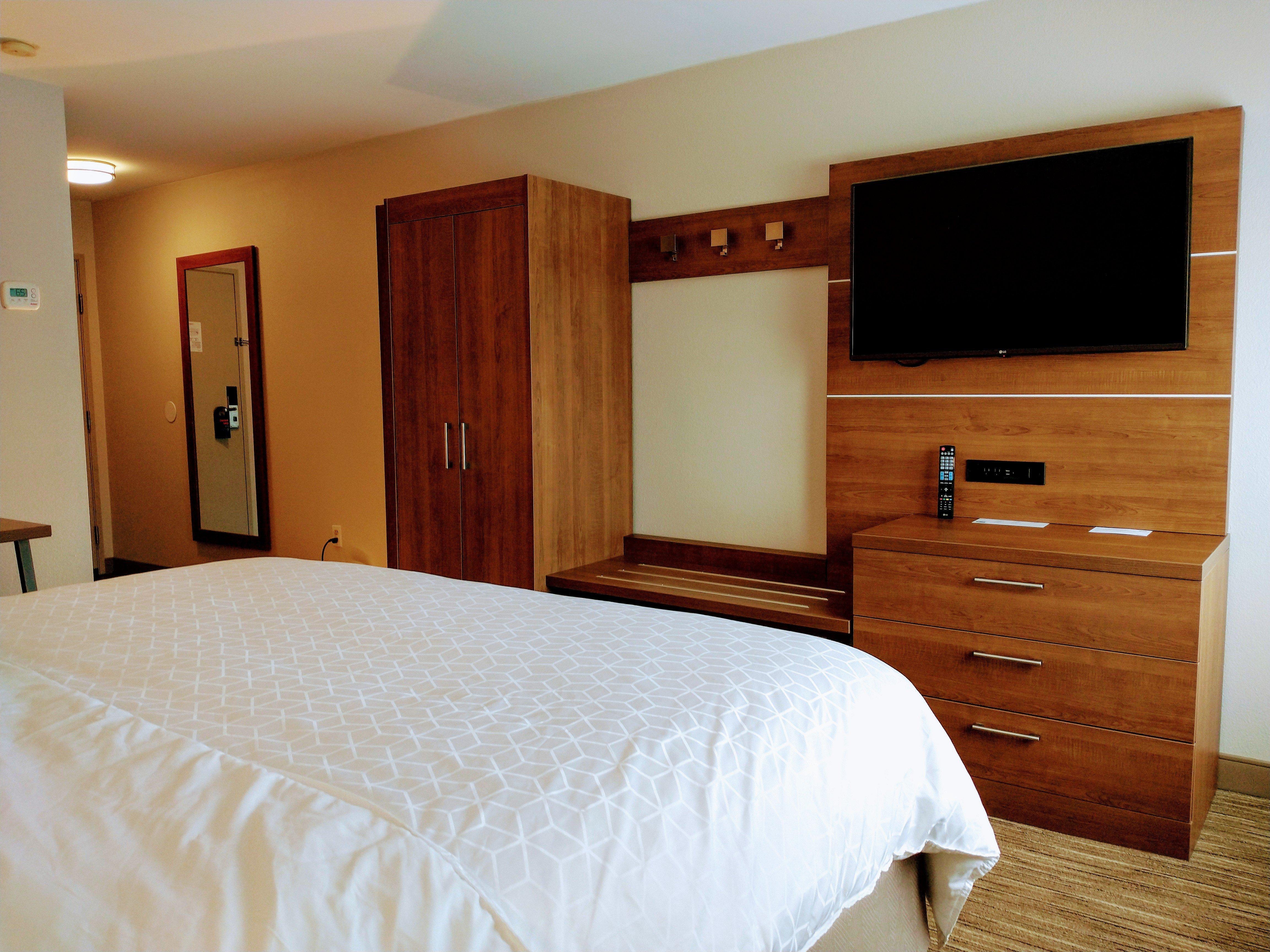 Holiday Inn Express Hotel & Suites Madison By Ihg Exterior foto